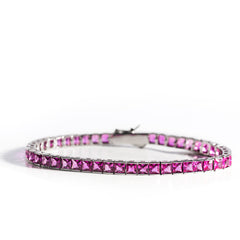 Tennis bracelet with pink gemstones