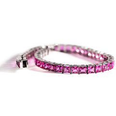 Tennis bracelet with pink gemstones